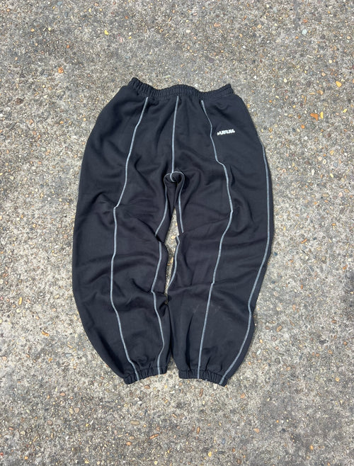 MUSTUSS monofont joggers